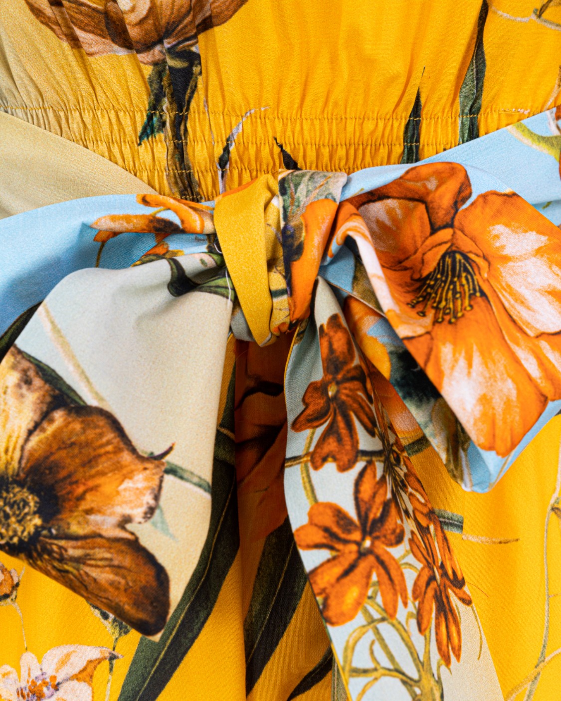 shop OTTOTREDICI Saldi Abito: Ottotredici abito "Petunia".
Abito in cotone con fiori.
Maniche a 3/4.
Scollo V.
Cintura removibile sul punto vita.
Composizione: 97% Cotone 3% Elastan.
Fabbricato in Italia.. PETUNIA-40270 number 2763580